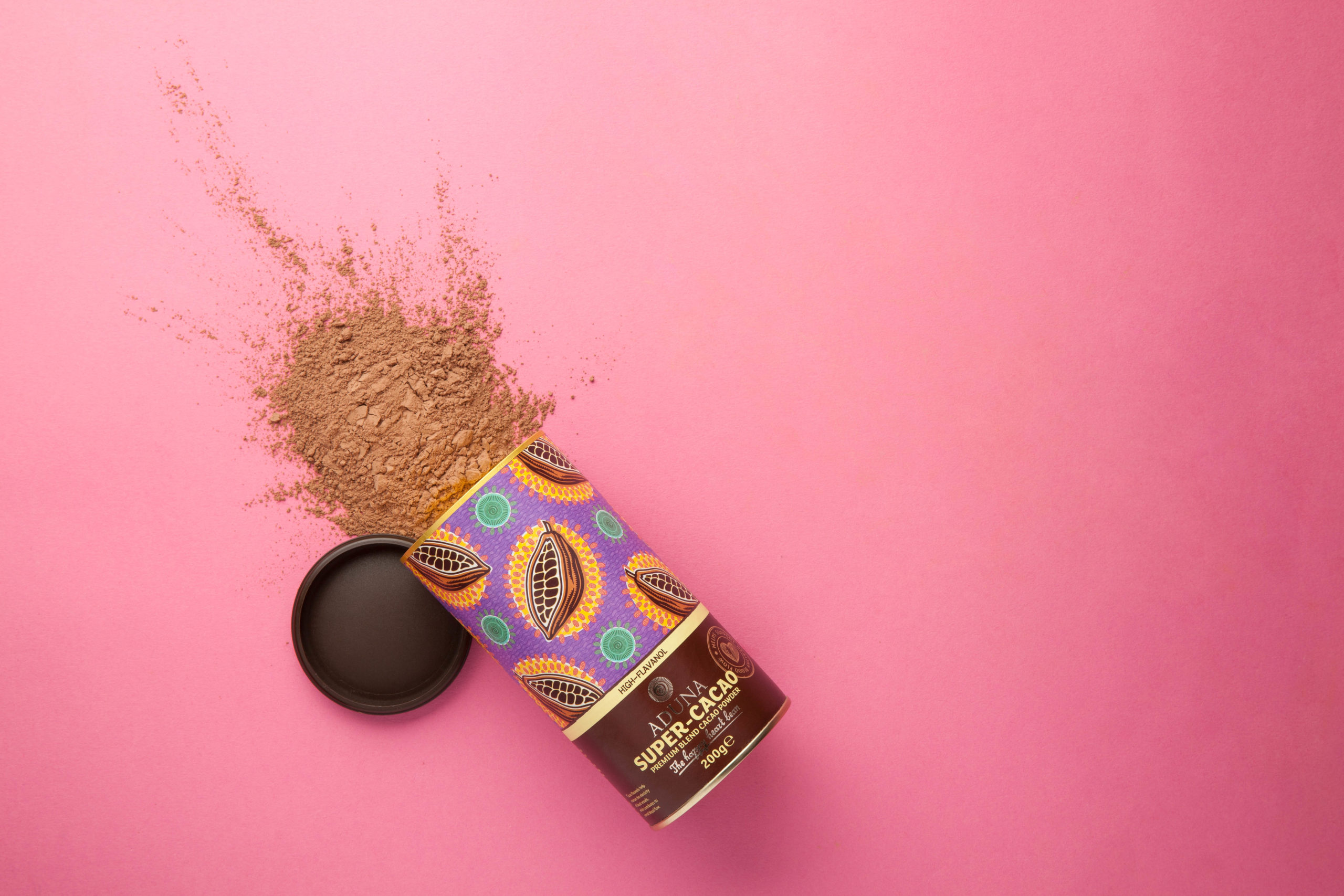 Cacao powder in a tin